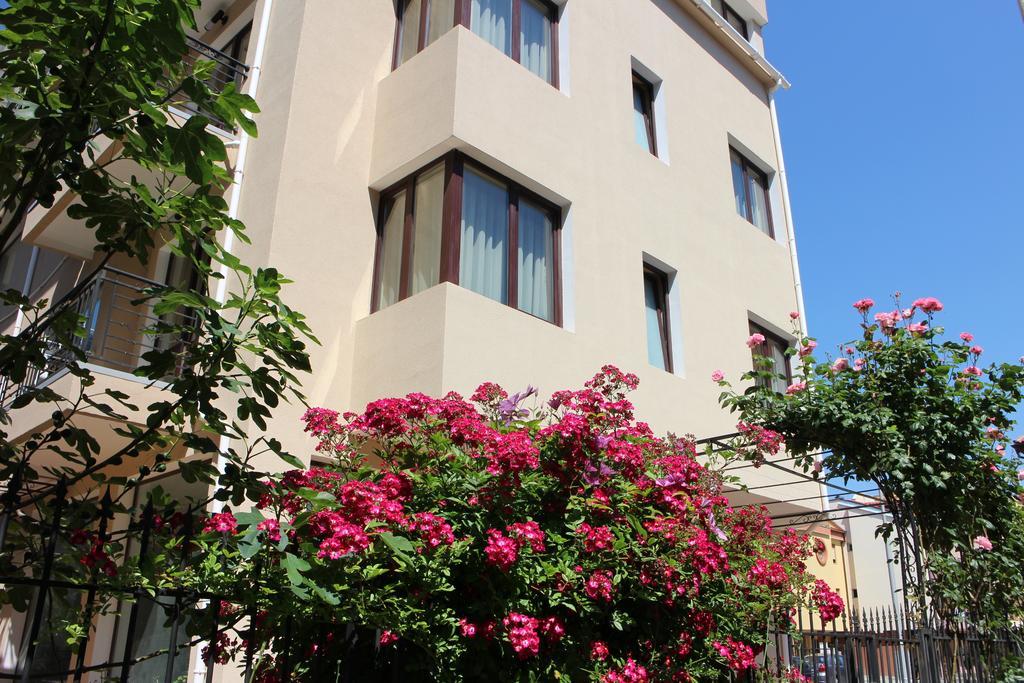 Flowers Apartments Nesebar Bagian luar foto