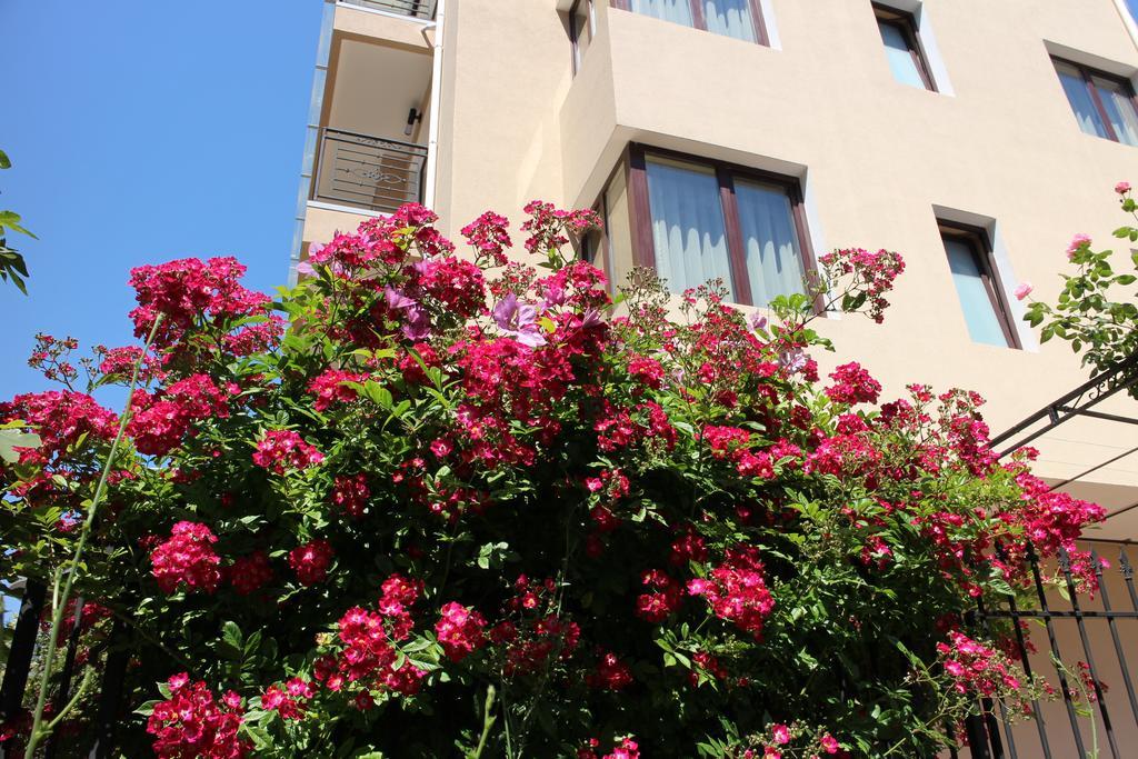 Flowers Apartments Nesebar Bagian luar foto